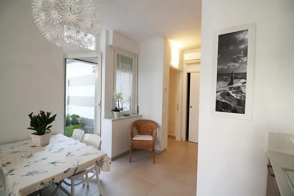 Pochi Passi Dal Mare Apartment San Bartolomeo Al Mare Italy