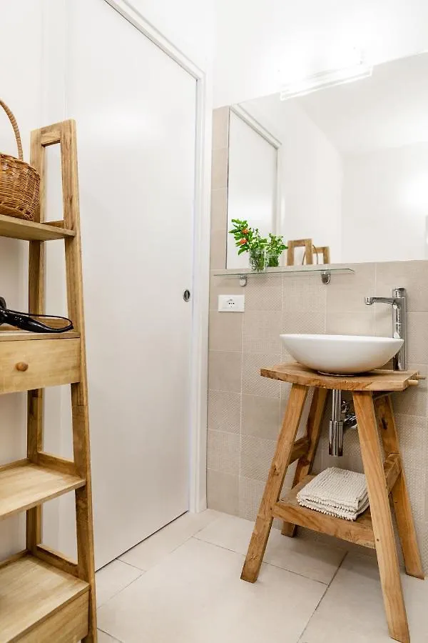 Apartment Ferienwohnung Pochi Passi Dal Mare San Bartolomeo Al Mare Italien